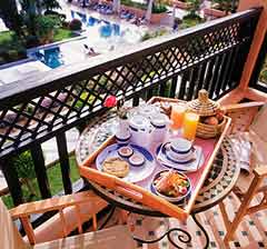 Petit dejeuner sur la terrase hotel marrakech - palmeraie golf palace