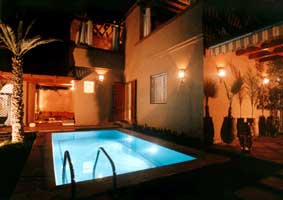 La piscine de nuit location villa marrakech - Dar El Kanoun 