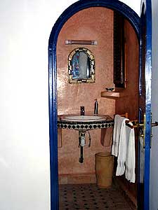 Salle de bain de la chambre Laïla riad essaouira - Dar el Bahar