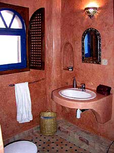 Salle de bain de la chambre Nour riad essaouira - Dar el Bahar